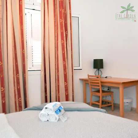 Casa The Garden Palmas בית הארחה